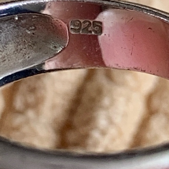 Large sterling blossom ring with rhodium plating. - Picture 5 of 8